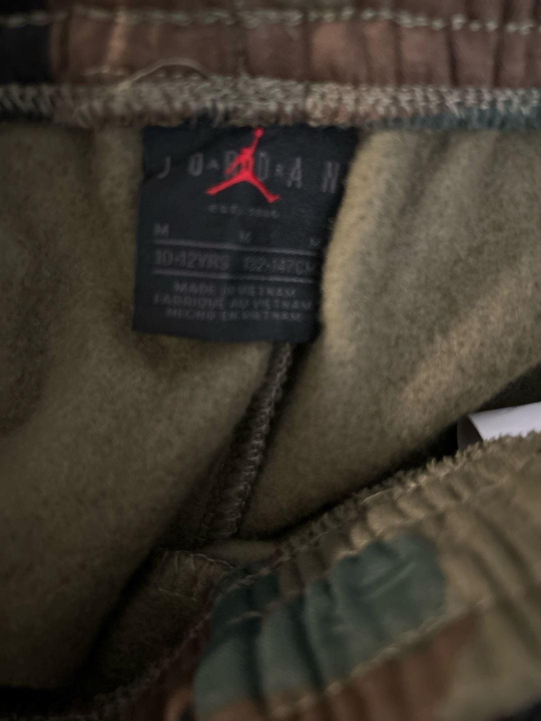 NWT Jordan Boys Essentials Camo Fleece Jogger Pants Size Medium 7