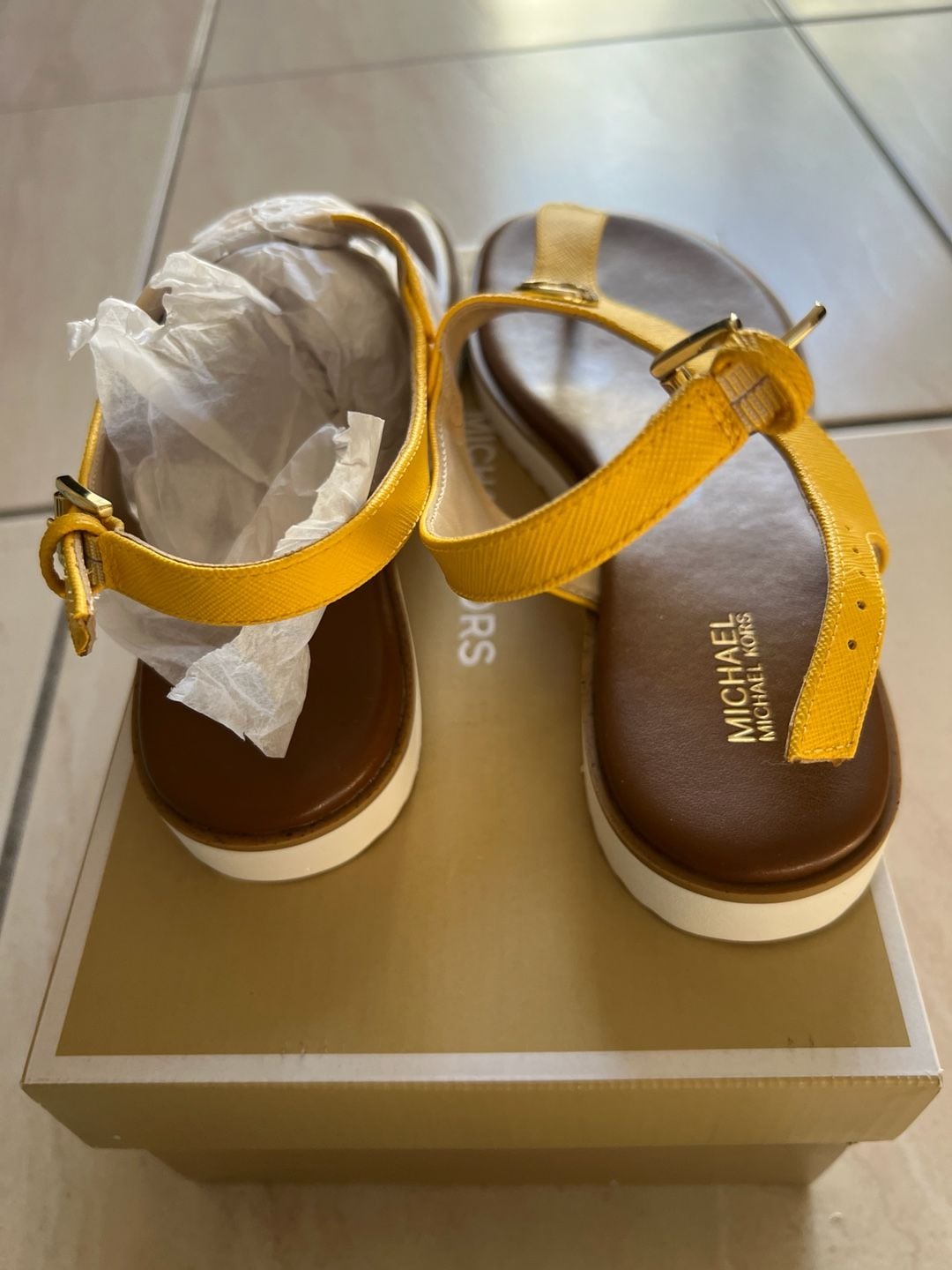 Michael Kors Judy Thong Saffiano Leather Slingback Sandals in Citrus Yellow NIB 3