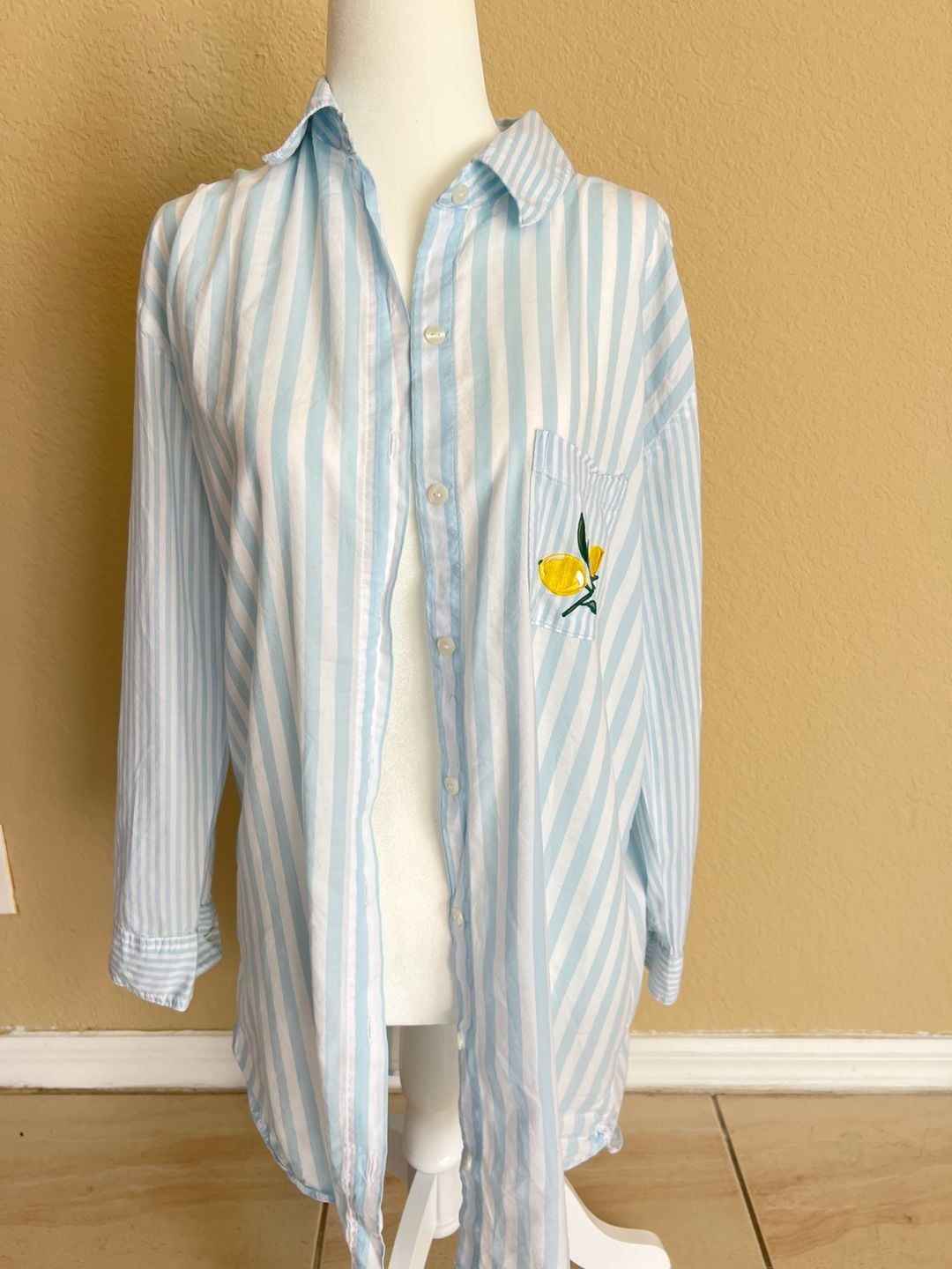 Victoria's Secret Striped Pajama Top with Lemon Embroidery size XS 1