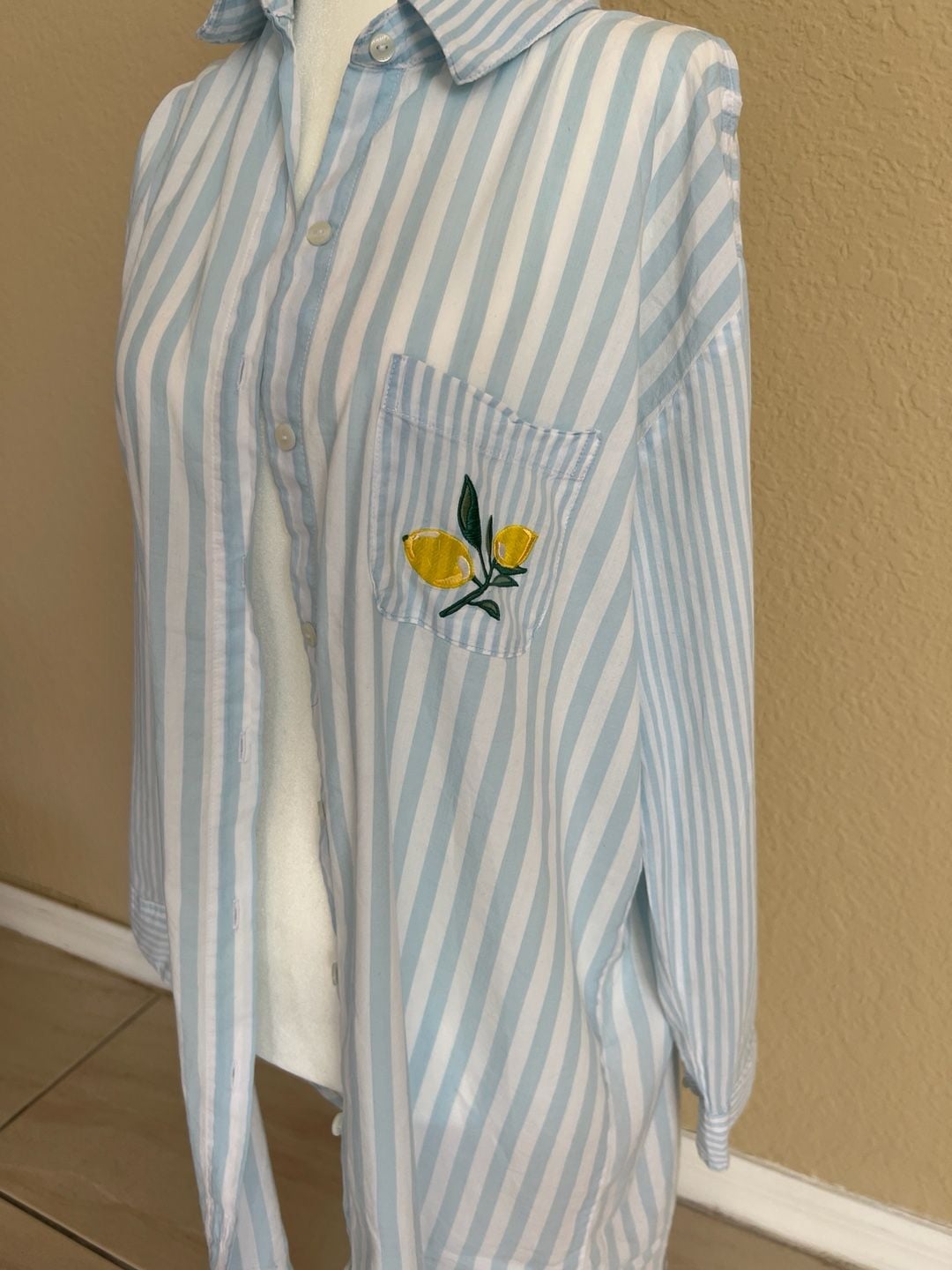 Victoria's Secret Striped Pajama Top with Lemon Embroidery size XS 2