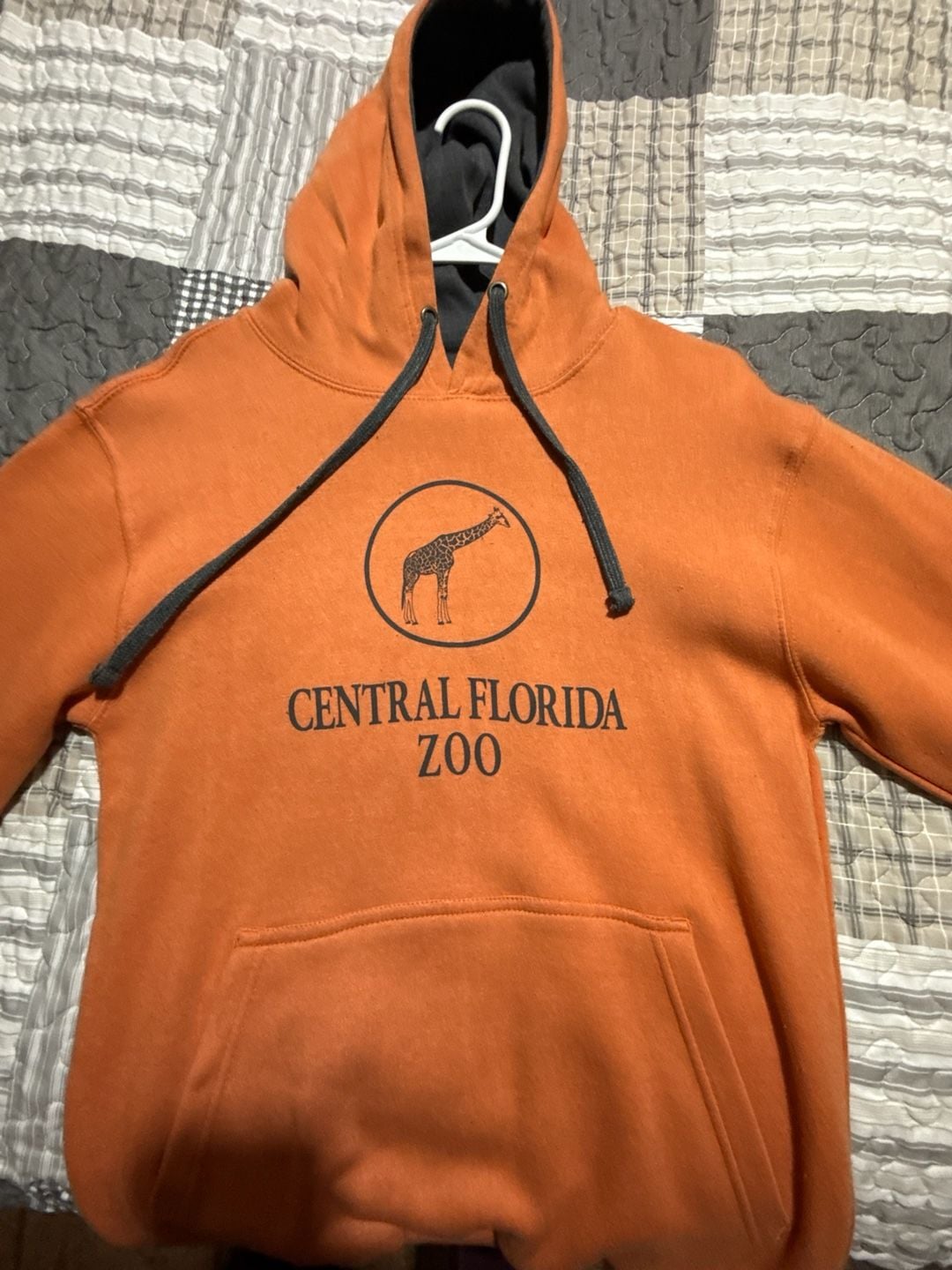 Valani Central Florida Zoo Giraffe Graphic Pullover Hoodie Orange Small 3
