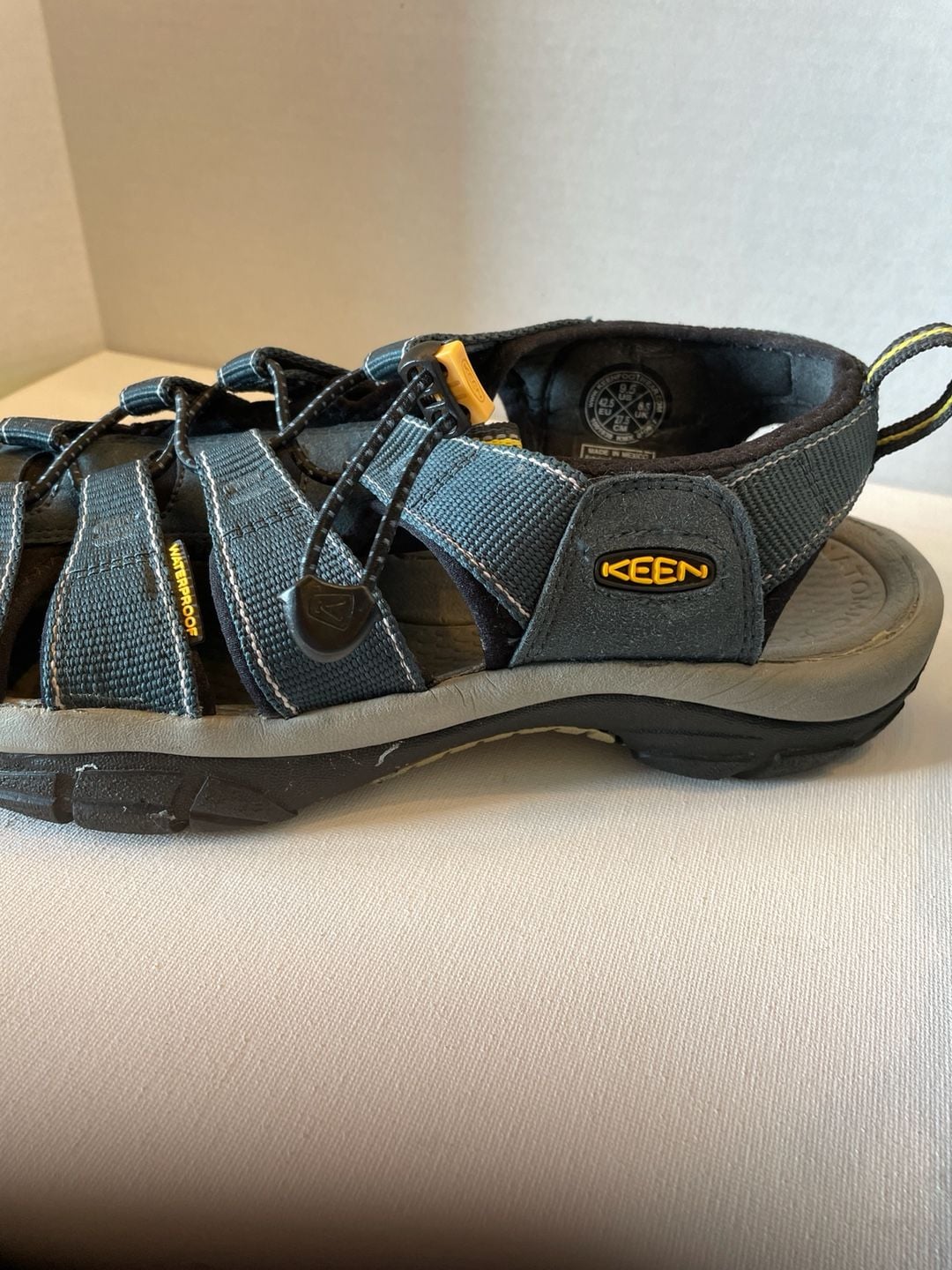 KEEN Newport H2 Waterproof Hiking Sandals Navy Medium Grey Men's Size 9.5 9