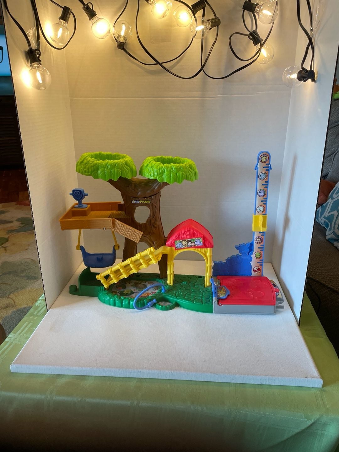 Fisher-Price Little People Animal Rescue Treehouse & Zoo Playset 1