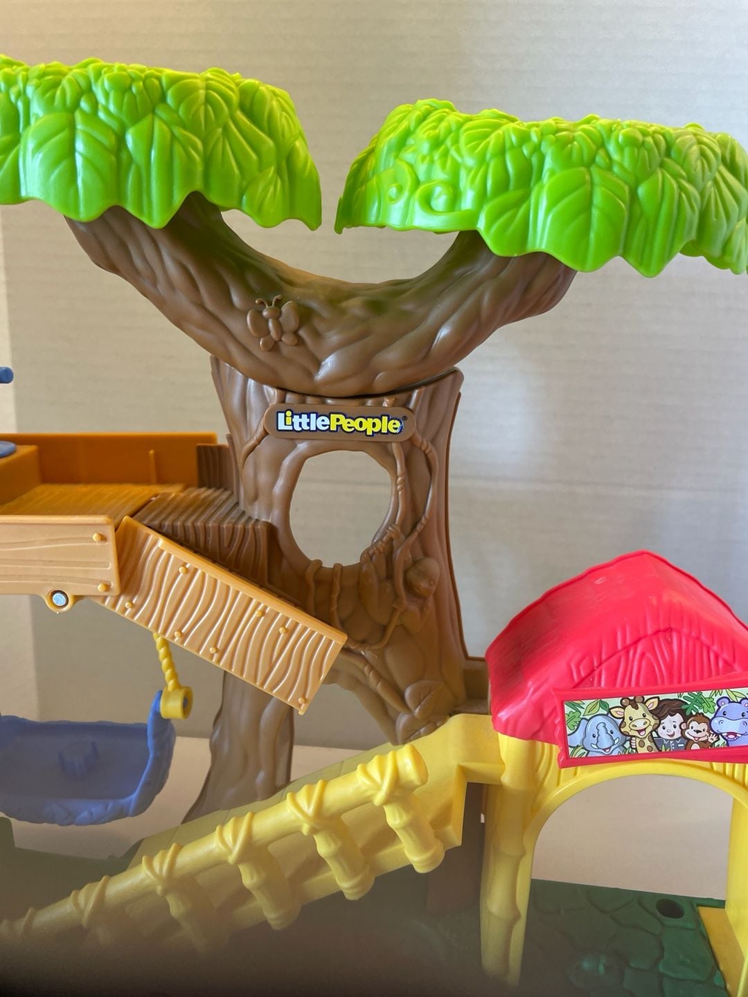 Fisher-Price Little People Animal Rescue Treehouse & Zoo Playset 2