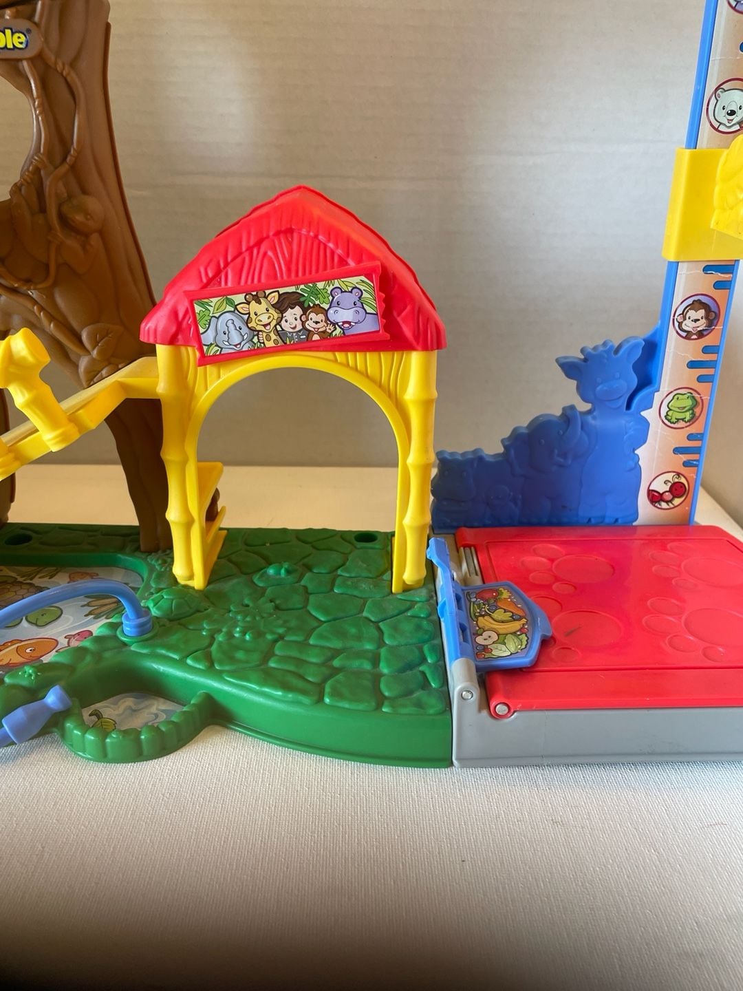 Fisher-Price Little People Animal Rescue Treehouse & Zoo Playset 5