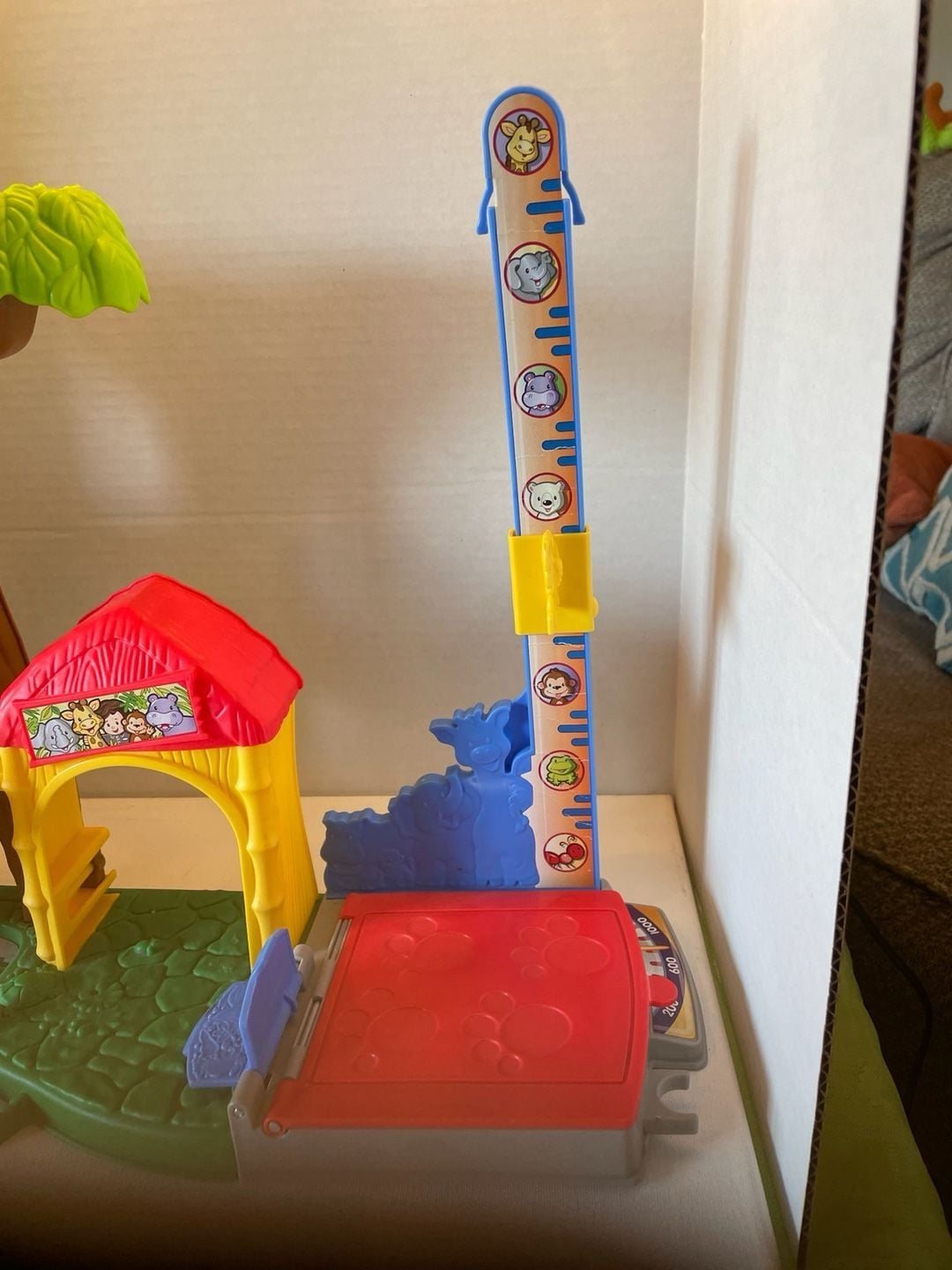 Fisher-Price Little People Animal Rescue Treehouse & Zoo Playset 8