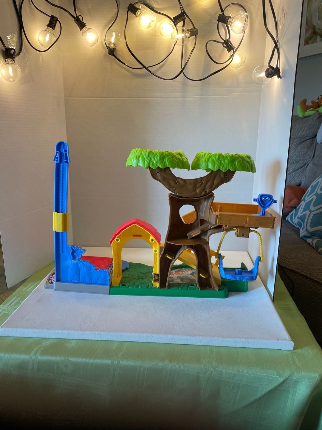 Fisher-Price Little People Animal Rescue Treehouse & Zoo Playset 11