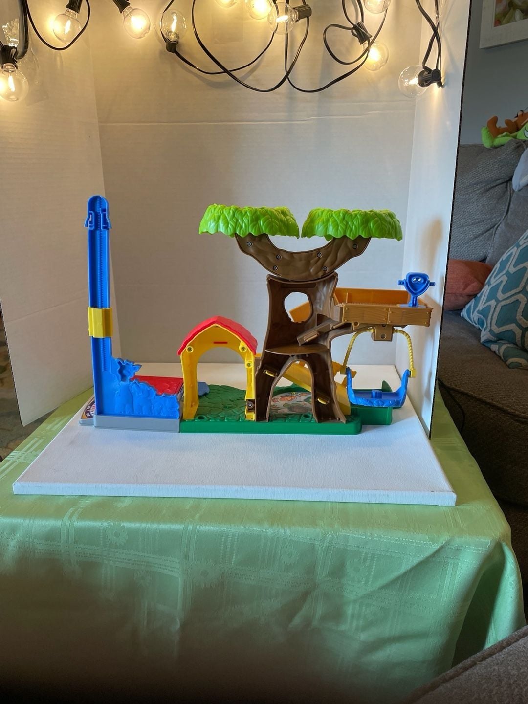 Fisher-Price Little People Animal Rescue Treehouse & Zoo Playset 12