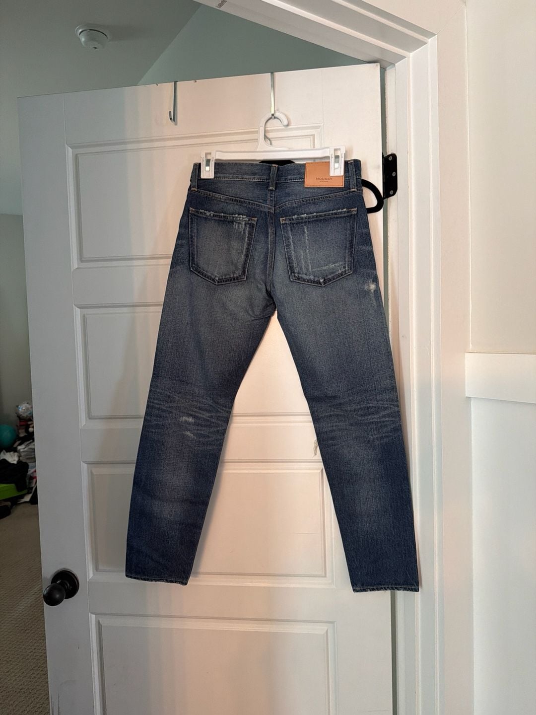 MOUSSY VINTAGE MV Denver Tapered Distressed Jeans in Dark Blue 8
