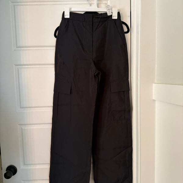 Zara High-Waisted Wide Leg Cargo Pants in Black Size XS