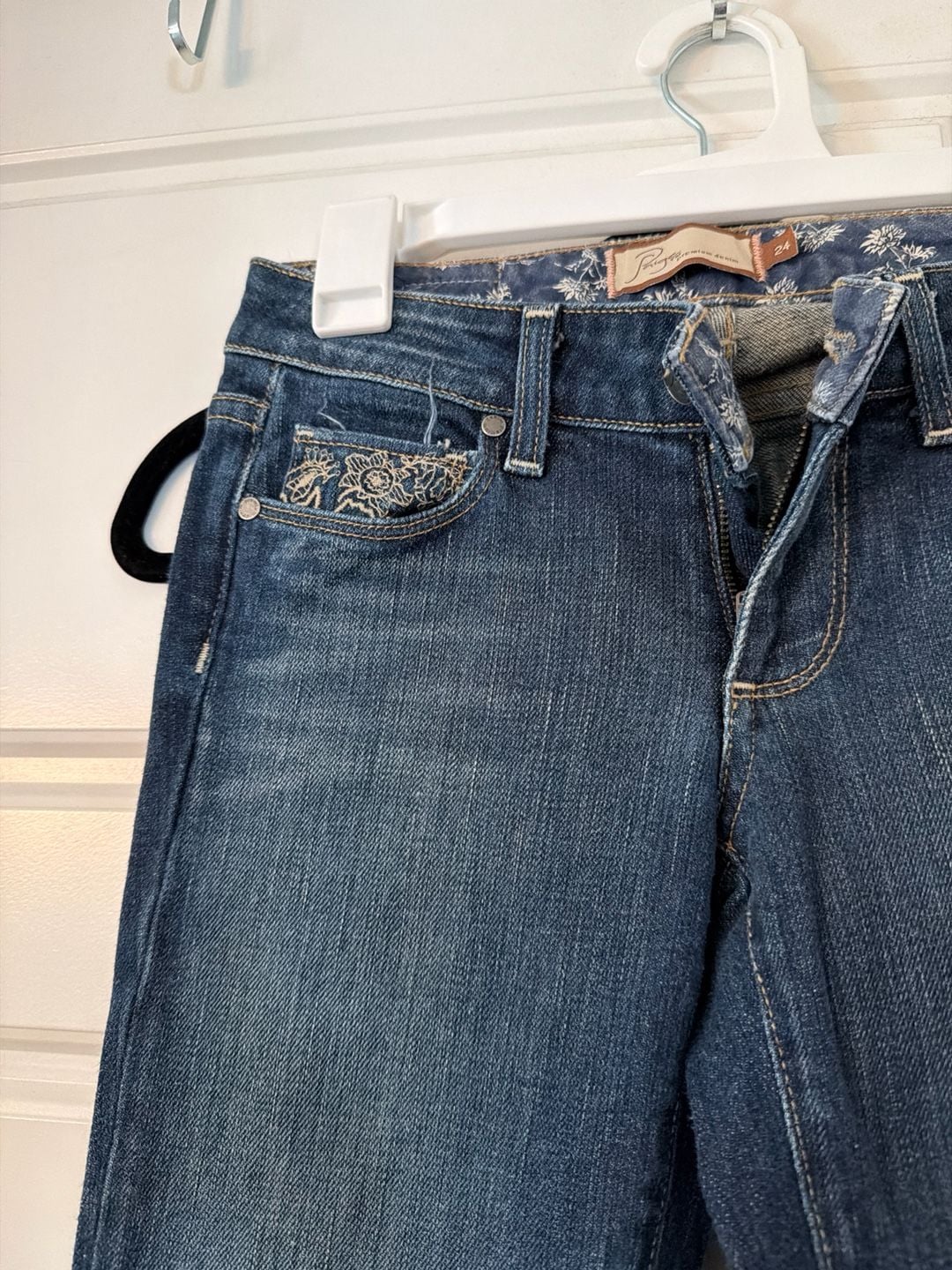 Paige Premium Denim Hidden Hills Bootcut Jeans with Floral Embroidered Pockets Size 24 3