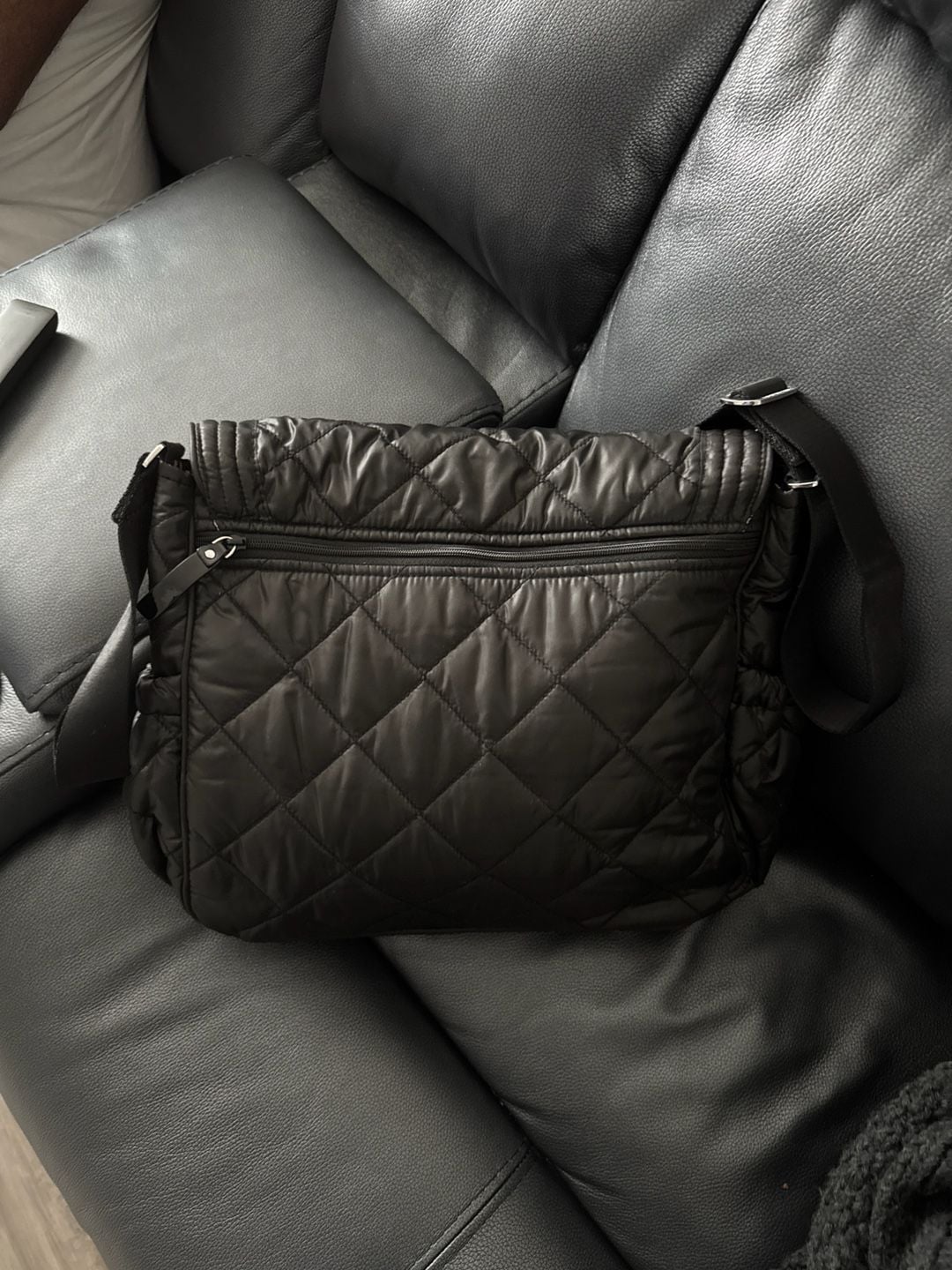 Vera Bradley Black Nylon Quilted Messenger 4