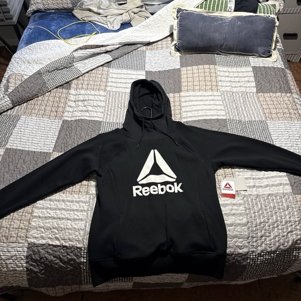 Reebok Men's Training Delta Logo Pullover Hoodie - Black