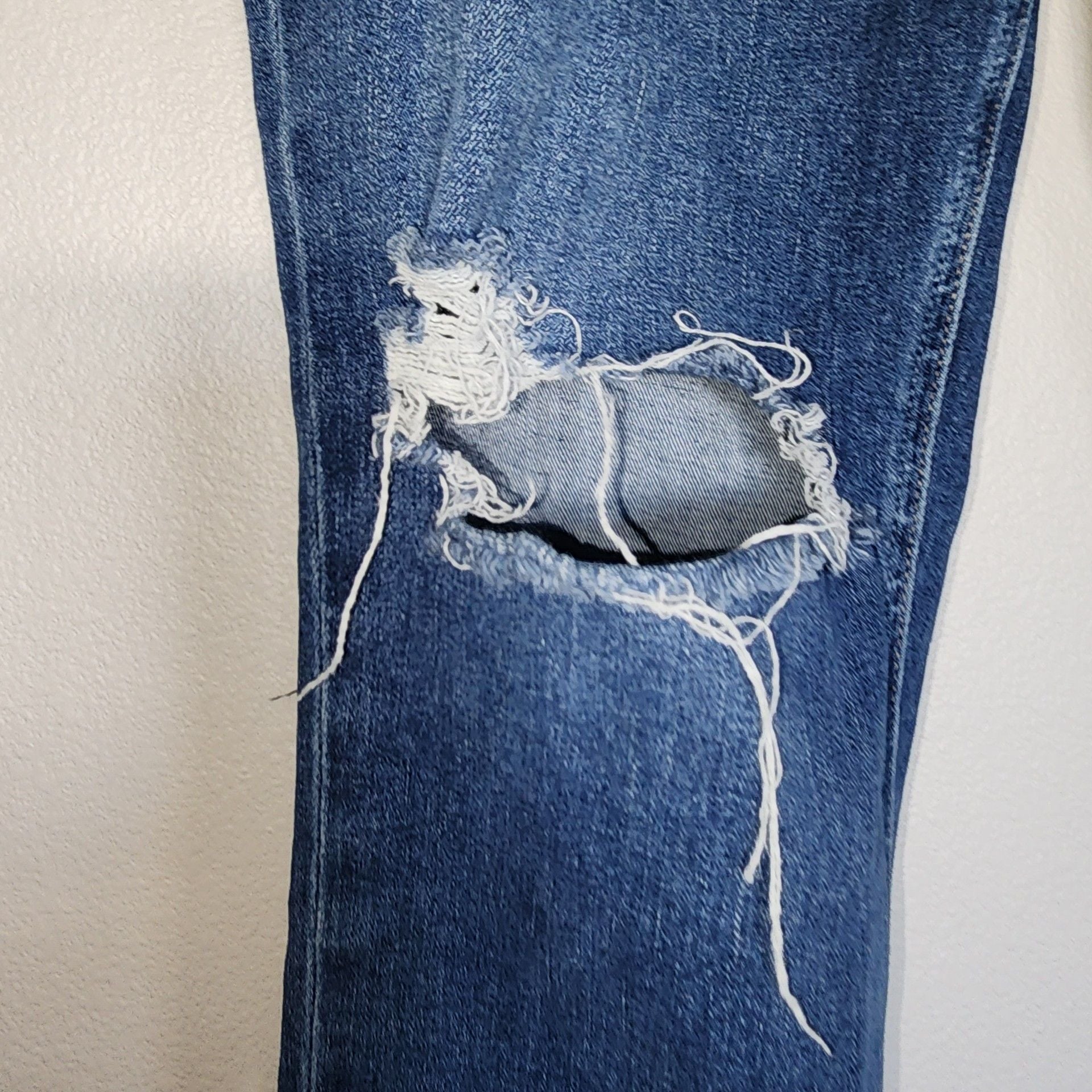 PAIGE Brigitte High Rise Slim Boyfriend Distressed Denim Jeans Size 30 9