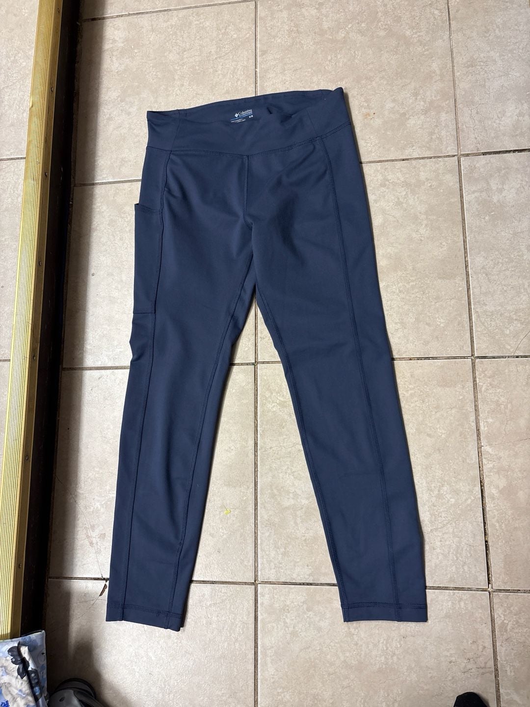 Columbia Women's Navy High-Waisted Leggings with Side Pockets 2