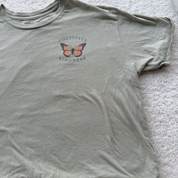 Rebellious One Cultivate Kindness Butterfly Graphic Crop T-Shirt XL