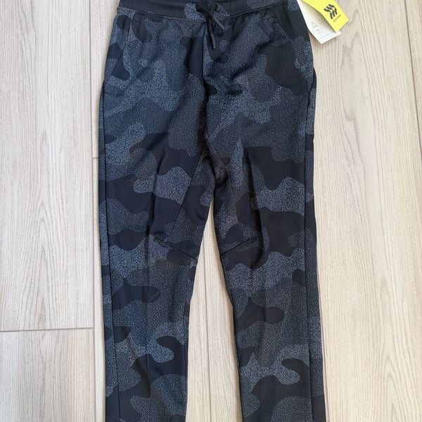 NWT Boys' All in Motion Performance Fleece Joggers Black Camo Size M (8)