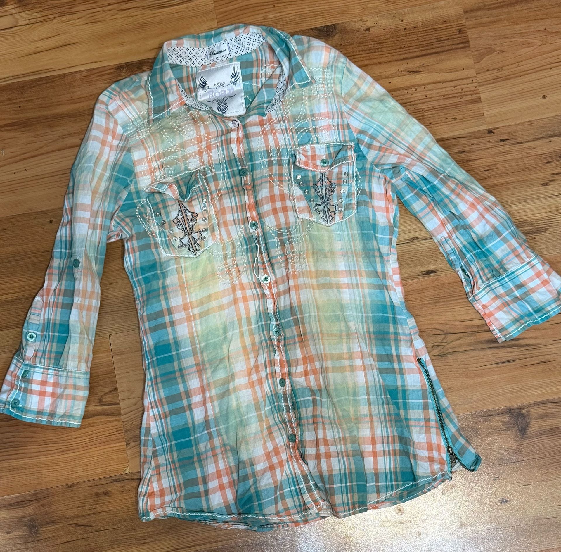 Roar Embroidered Shirt L (12-14) 2