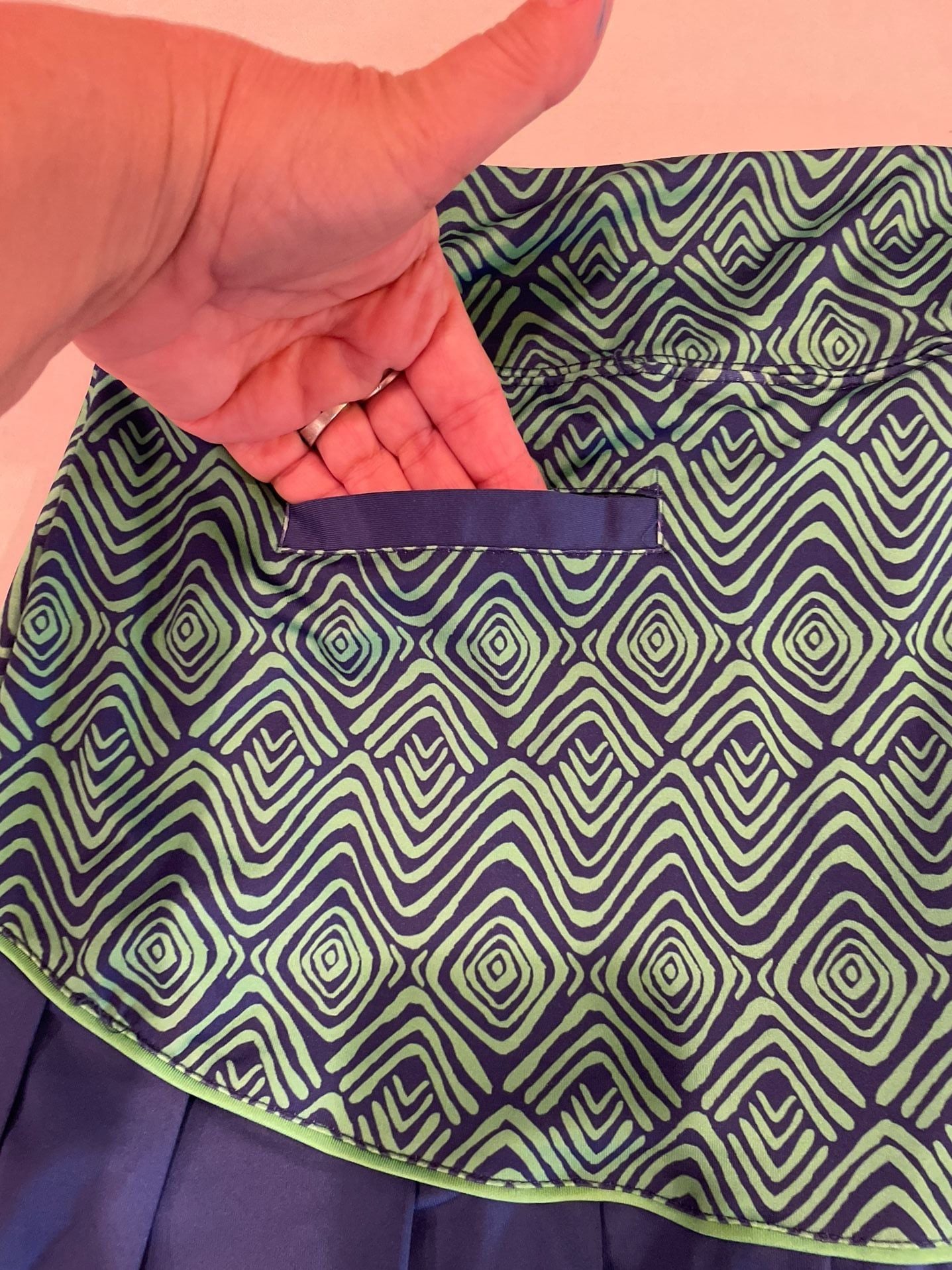 Birdies and Bows Women's Blue and Green Pleated Golf/Tennis Skort Sz MED. 7