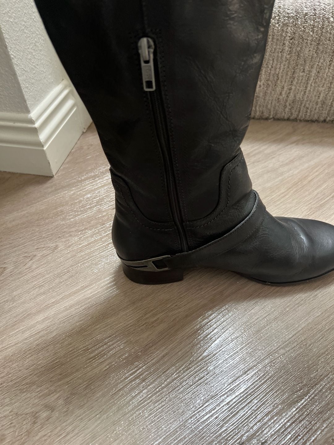 UGG 8