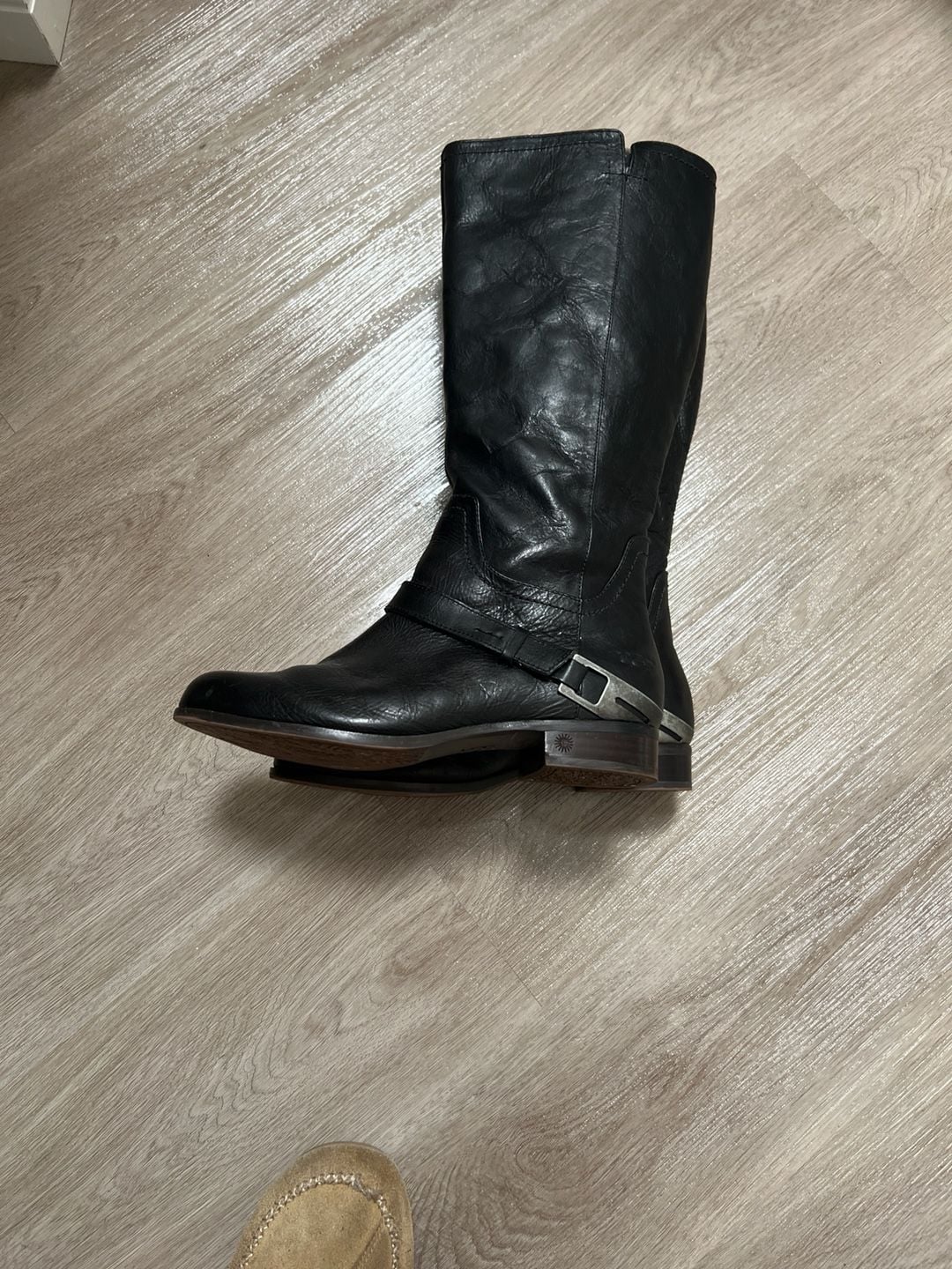 UGG 15