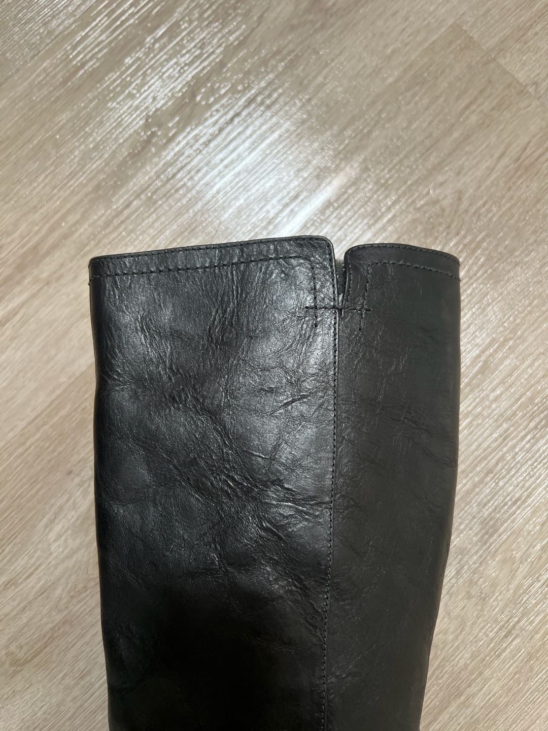 UGG 16