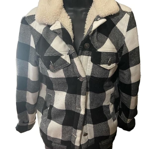 Love Tree Buffalo Plaid Sherpa Lined Trucker Jacket Black White Size Small