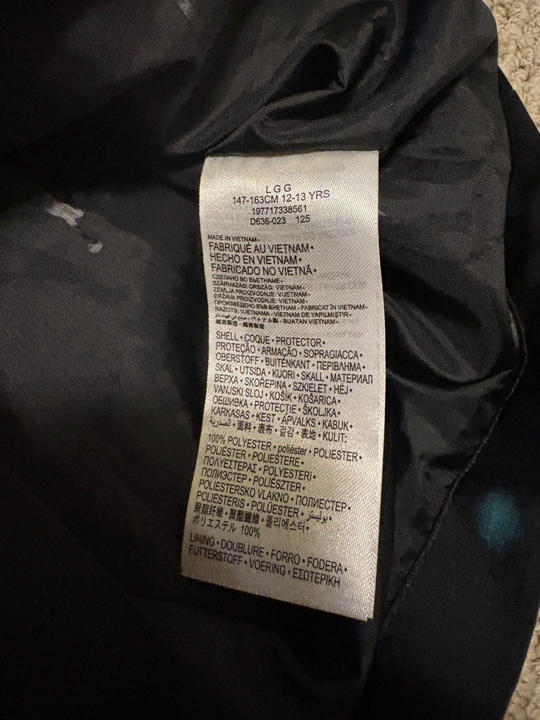Air Jordan Skyline Gore-Tex Rain Jacket size Youth Large. Excellent condition. 5