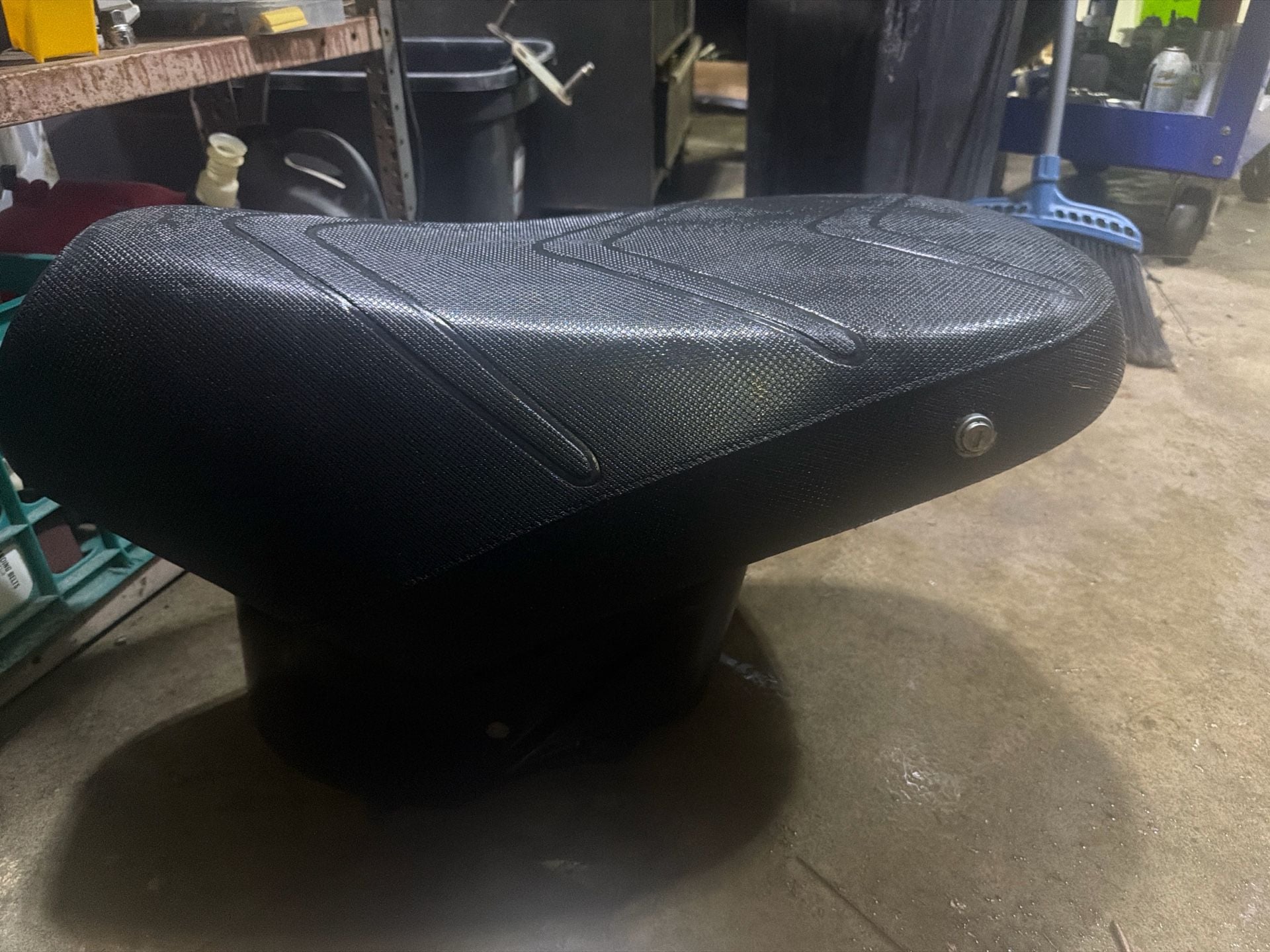 KYMCO Agility 50 125 Scooter OEM Seat and Underseat Storage Trunk Compartment 3