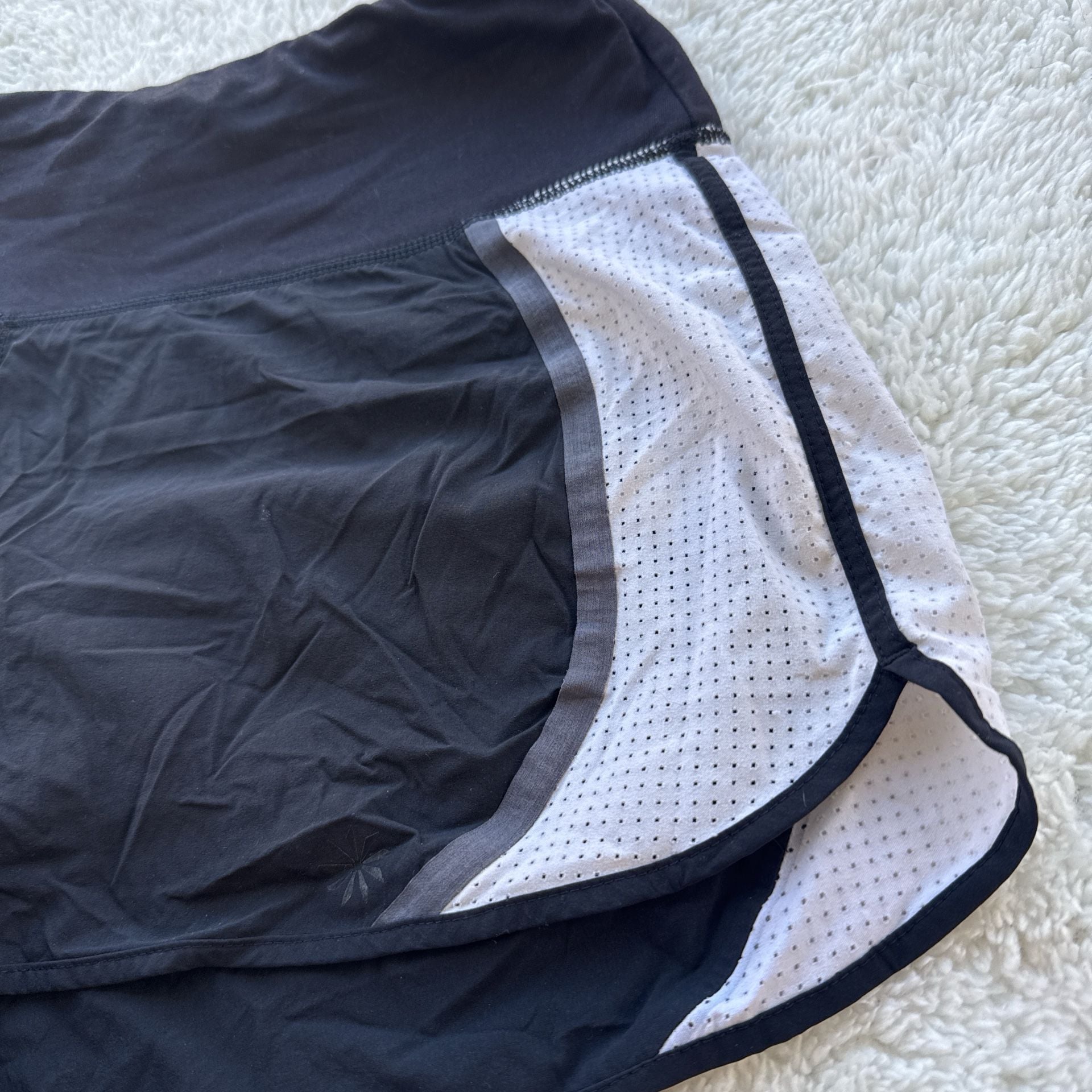 Athleta Acceleration Running Shorts Black White Mesh Side Panels Size Medium 4