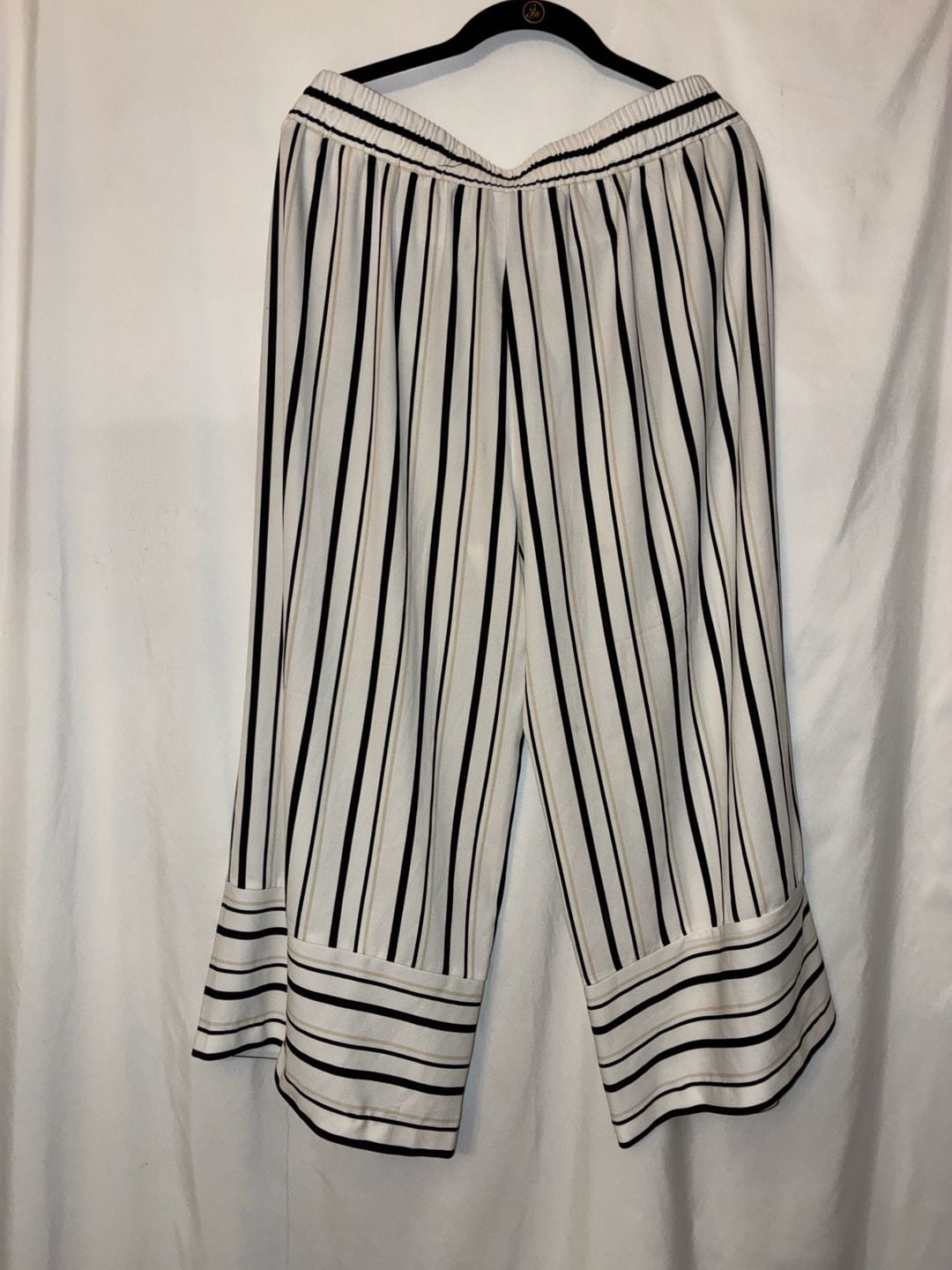 Women's Black and White Pants 4
