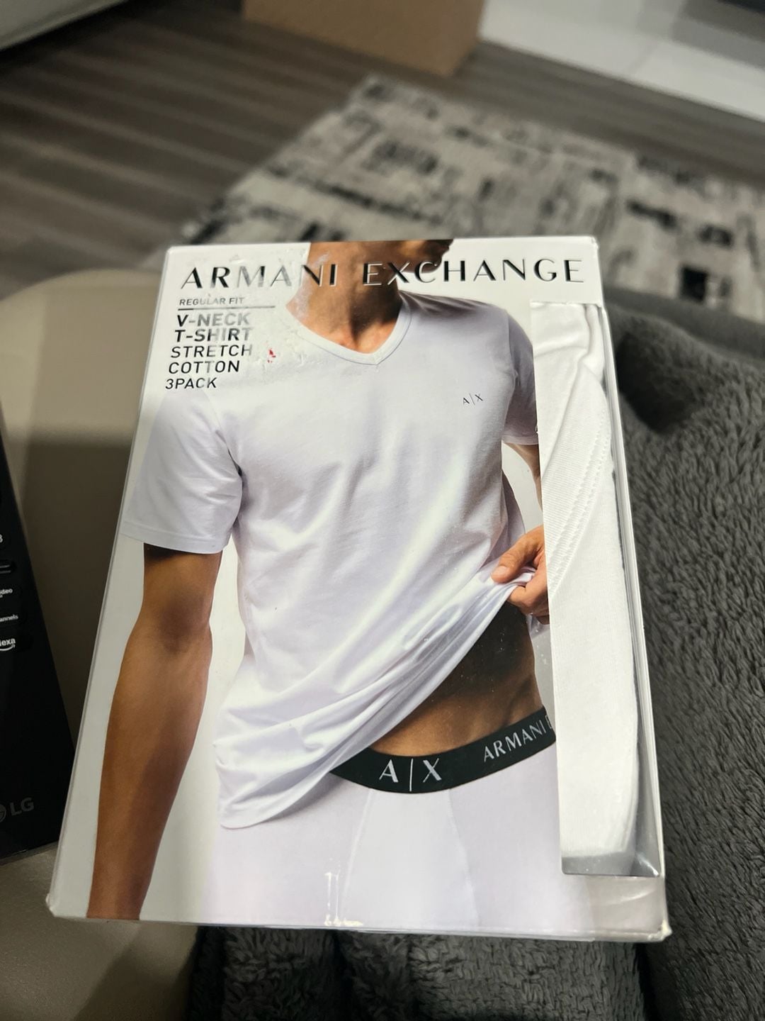 Armani Exchange Men's Regular Fit V-Neck Stretch Cotton T-Shirt 3-Pack - White XL 1