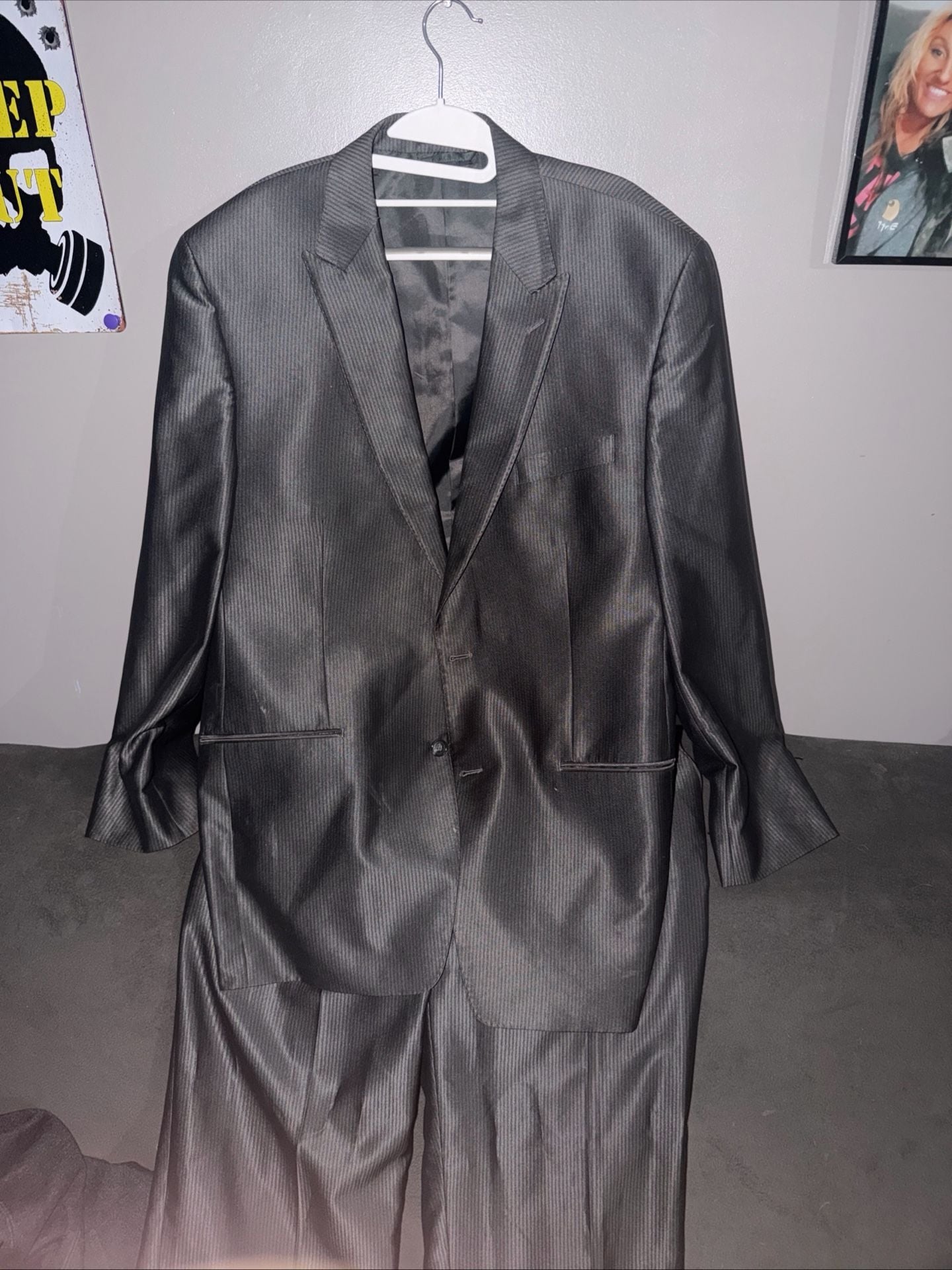 Sean John Men's Grey Sharkskin Pinstripe 2-Piece Suit 1