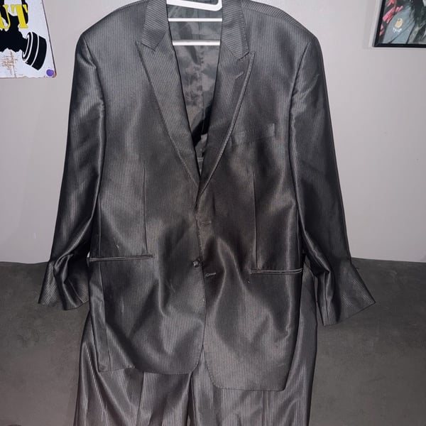 Sean John Men's Grey Sharkskin Pinstripe 2-Piece Suit