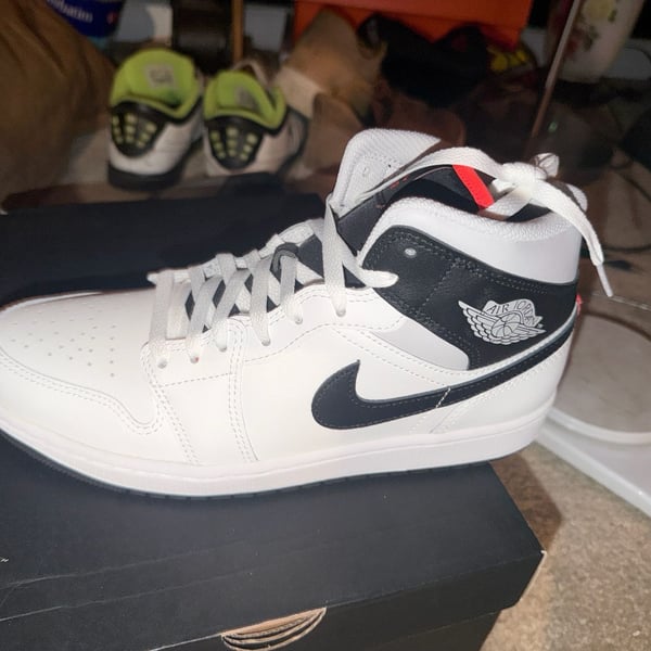 Air Jordan 1 Mid Summit White Black Infrared 23 DQ8426-109