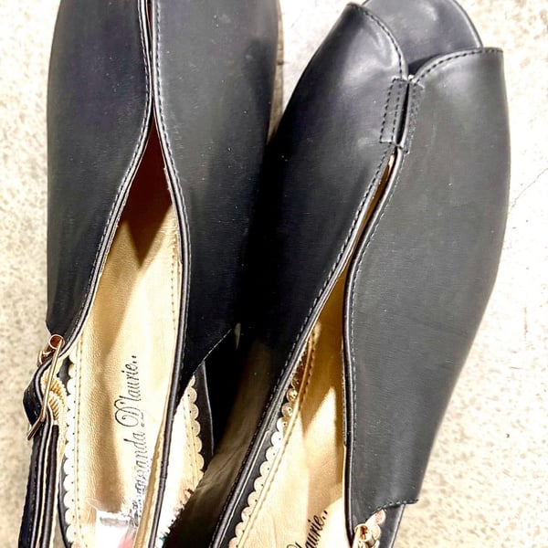 Amanda D'laurie Black Peep Toe Block Heel Slingback Sandals
