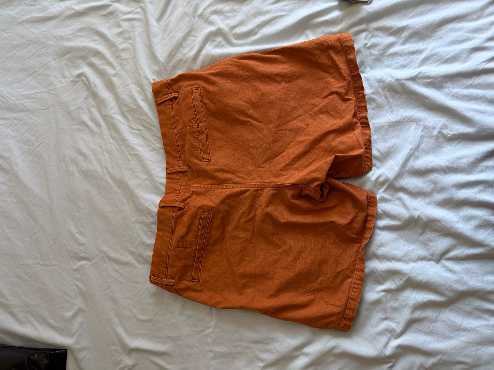 Gap Men's Essential Khaki 7-inch Shorts in Burnt Orange 3