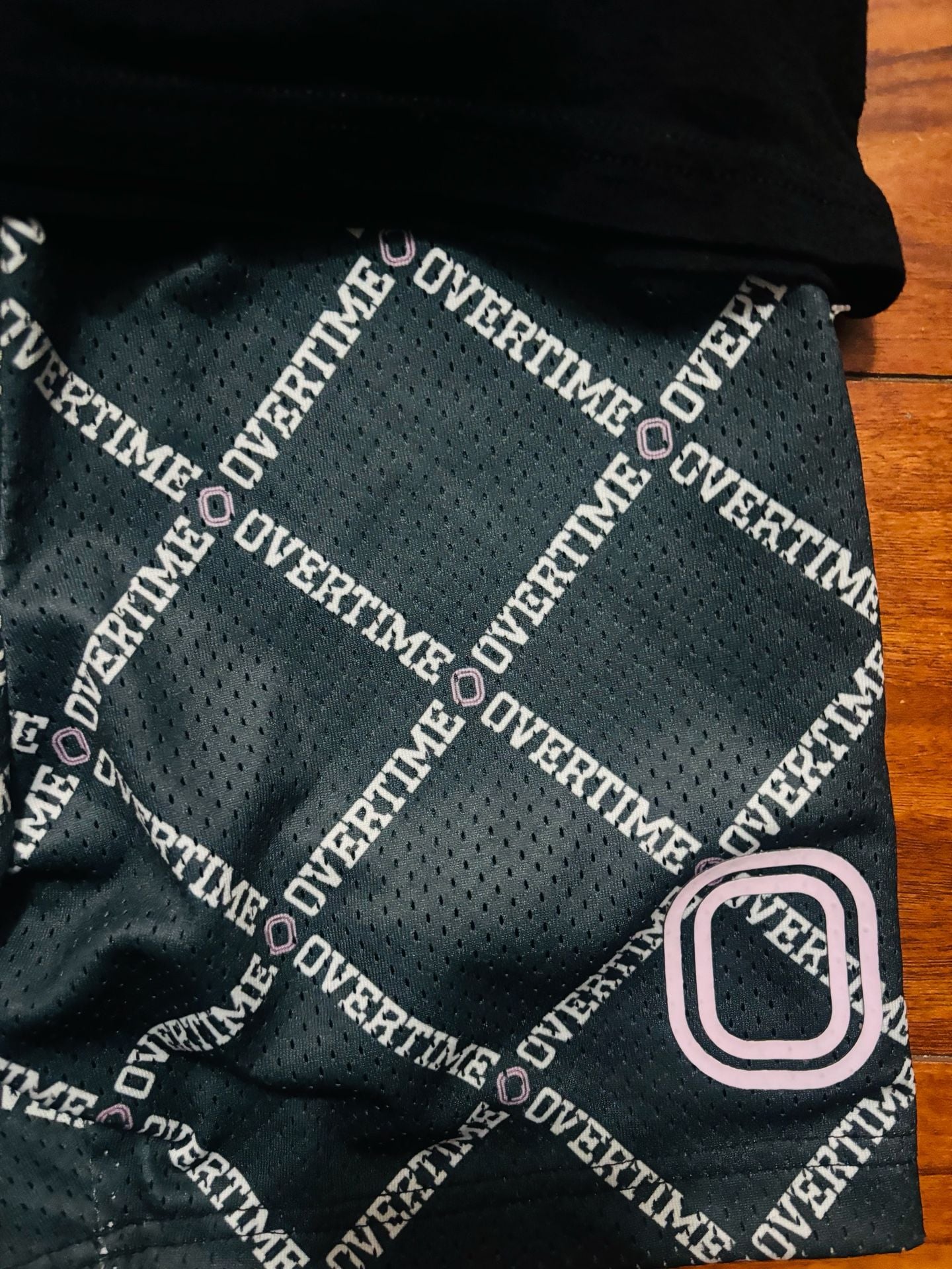 Overtime Basketball Lifestyle Set: OT Classic Tee and Overtime Monogram Mesh Shorts Youth size Large 2