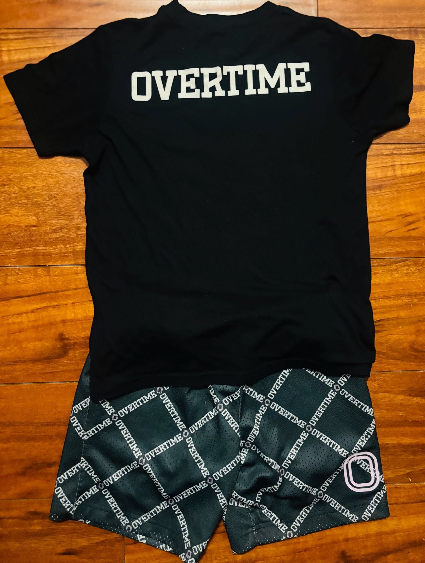 Overtime Basketball Lifestyle Set: OT Classic Tee and Overtime Monogram Mesh Shorts Youth size Large 4