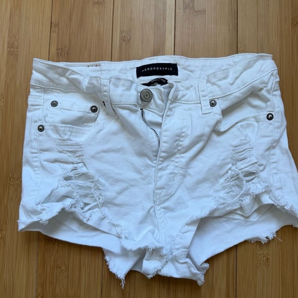 Aeropostale Vintage High Rise Distressed White Denim Cut-Off Shorts Size 4