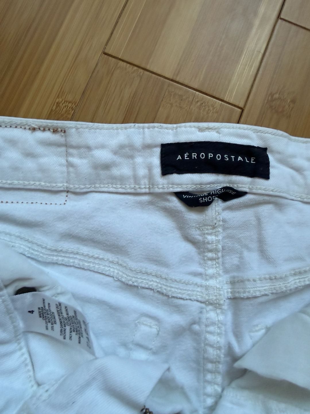 Aeropostale Vintage High Rise Distressed White Denim Cut-Off Shorts Size 4 4