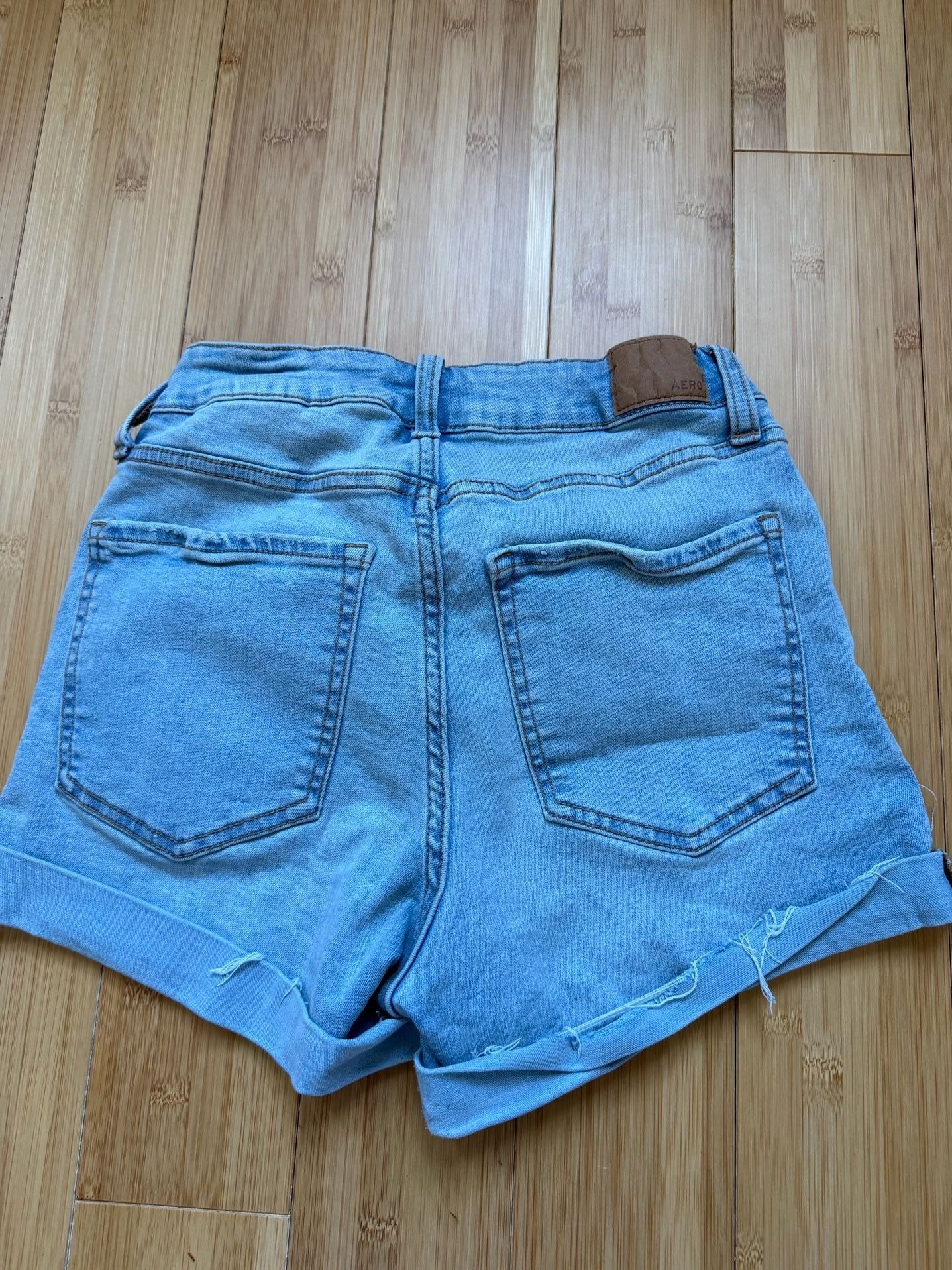 Aeropostale High Rise Midi Light Wash Cuffed Denim Jean Shorts Size 6 3