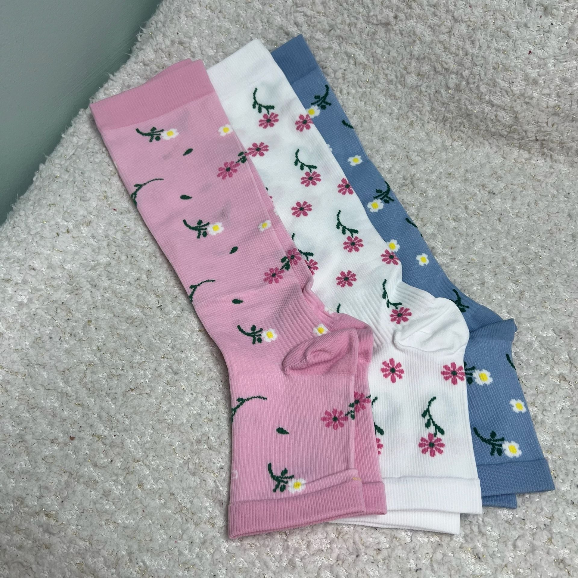 Open Toe Compression Socks 3 Pairs Toeless Pink White Blue S/M Size Womens 1