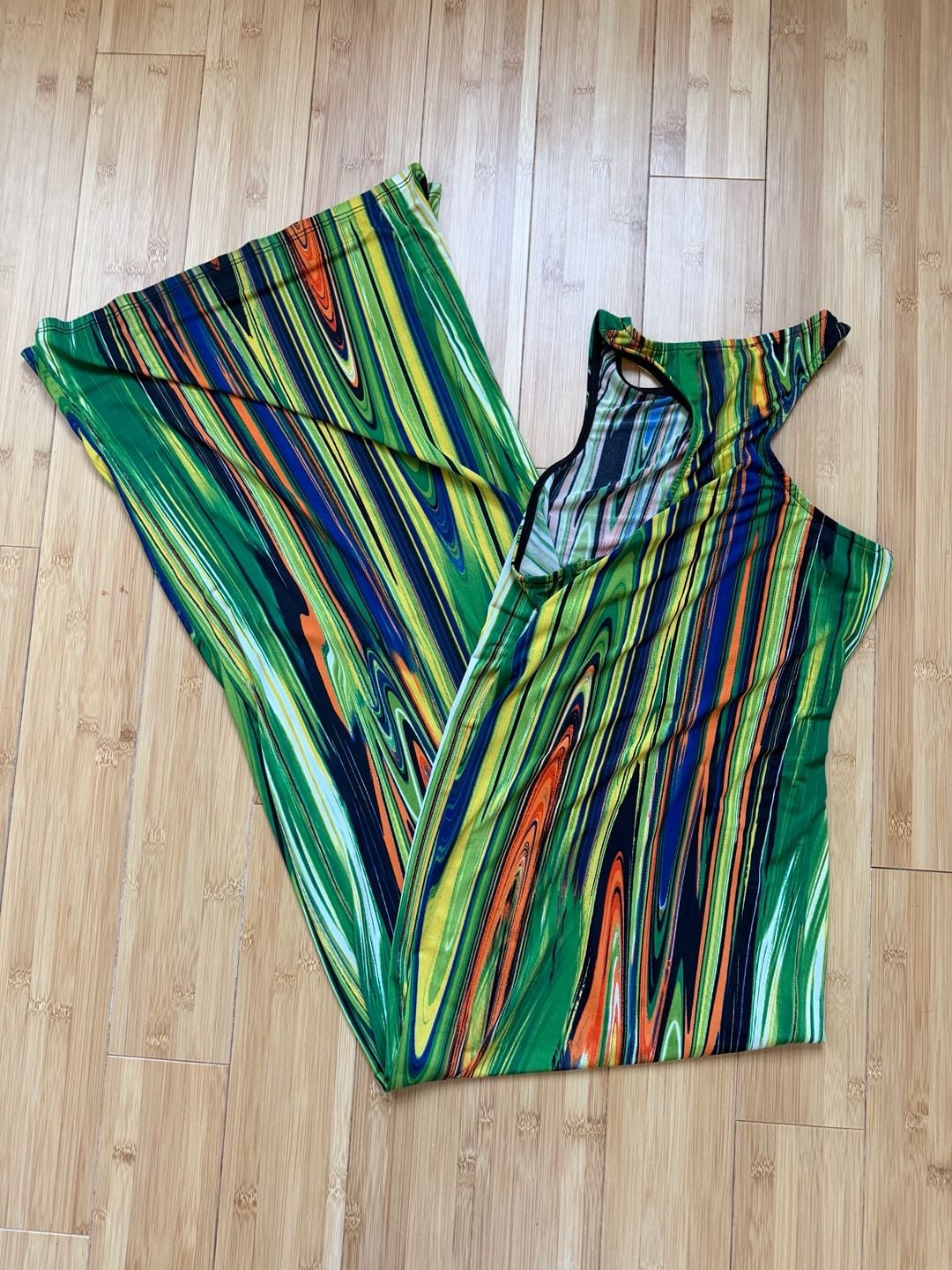 Leigh Abstract Wave Print Green and Blue Sleeveless Maxi Dress 3