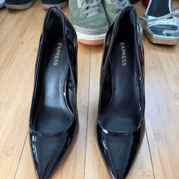 Express Black Patent Leather Pointed Toe Stiletto Pumps Size 6