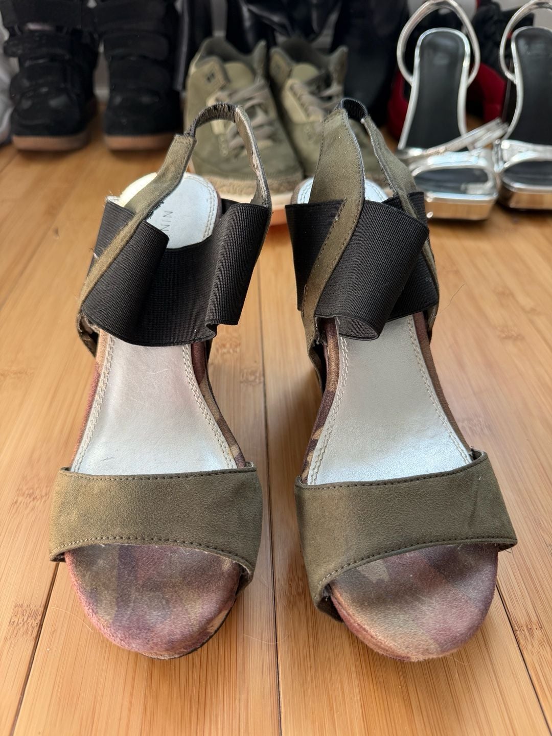 Nine West Hungup Camouflage Wedge Sandals Green Suede Elastic Ankle Strap 2