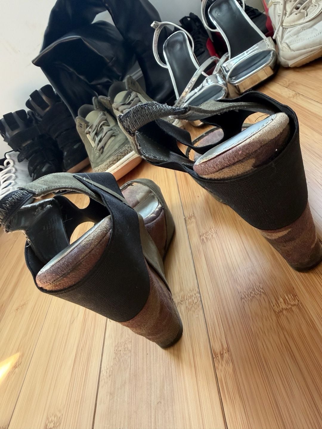 Nine West Hungup Camouflage Wedge Sandals Green Suede Elastic Ankle Strap 5