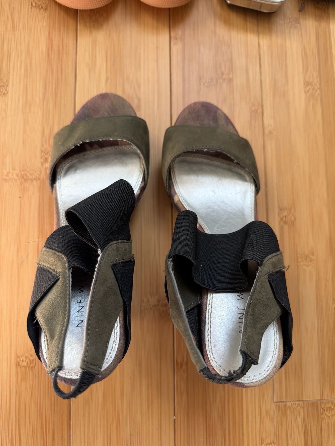 Nine West Hungup Camouflage Wedge Sandals Green Suede Elastic Ankle Strap 6