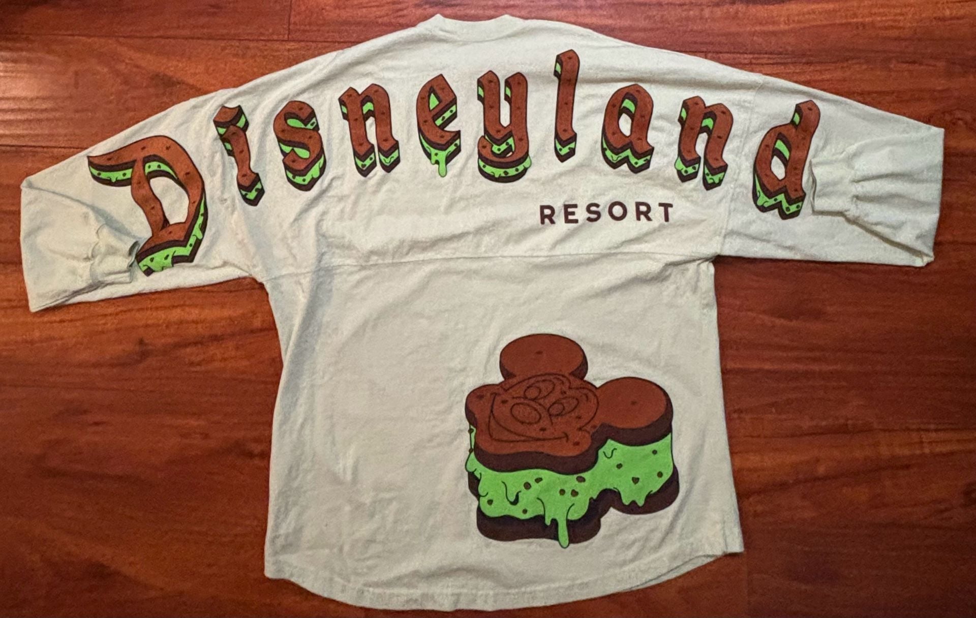 Disneyland Spirit Jersey sz XL Mint Green Chocolate chip Ice cream 6