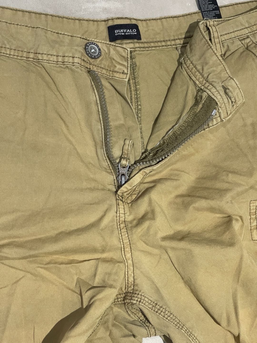 Buffalo David Bitton Men's Tan Khaki Cargo Shorts with Multi-Pockets size 36 10